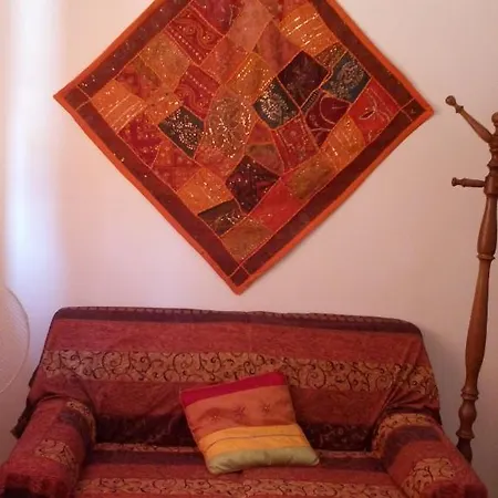 לינה וארוחת בוקר Arabesque